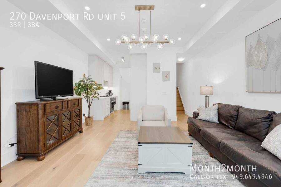 270 270 Davenport Rd unit 5 - Photo 4 of 39