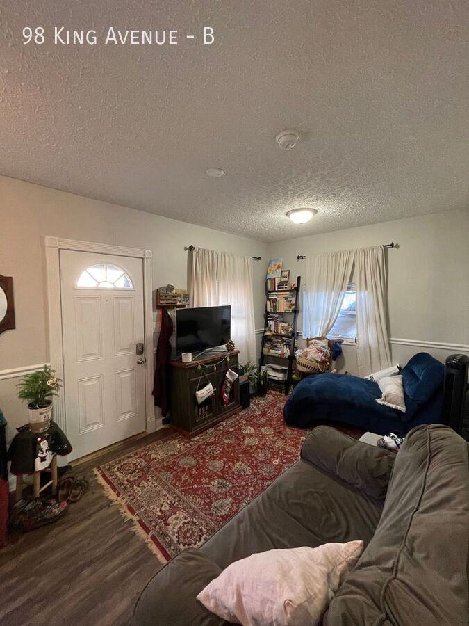 98 King Ave #B - Photo 2 of 9