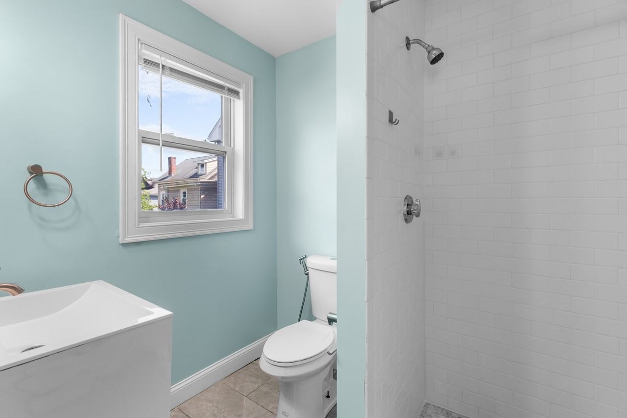 14 Trenton St - Photo 3 of 23