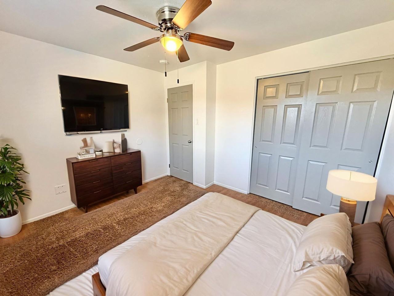 1936 Vinewood Ln #4 - Photo 4 of 21