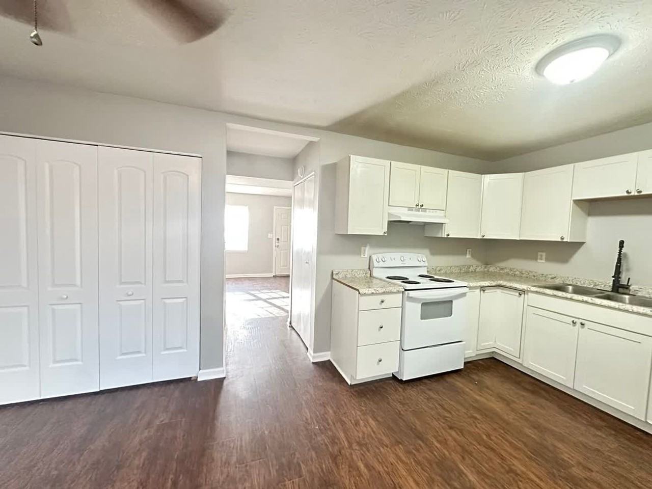 537 Toner St - Photo 2 of 14