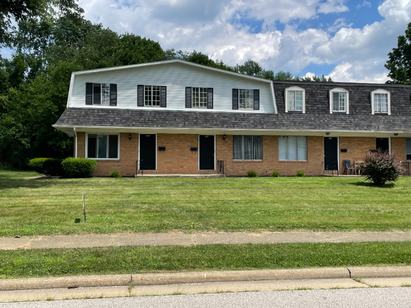 415 Sheraton Dr Nw #415 - Photo 2 of 8