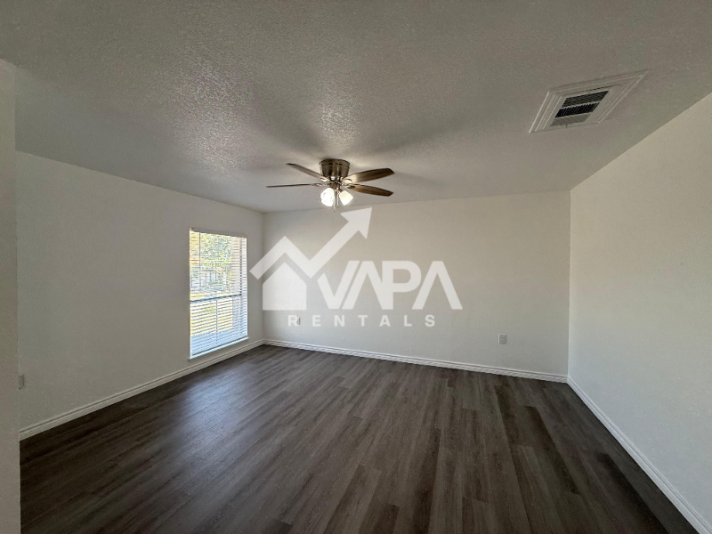 10310 Little Sugar Crk - Photo 6 of 17