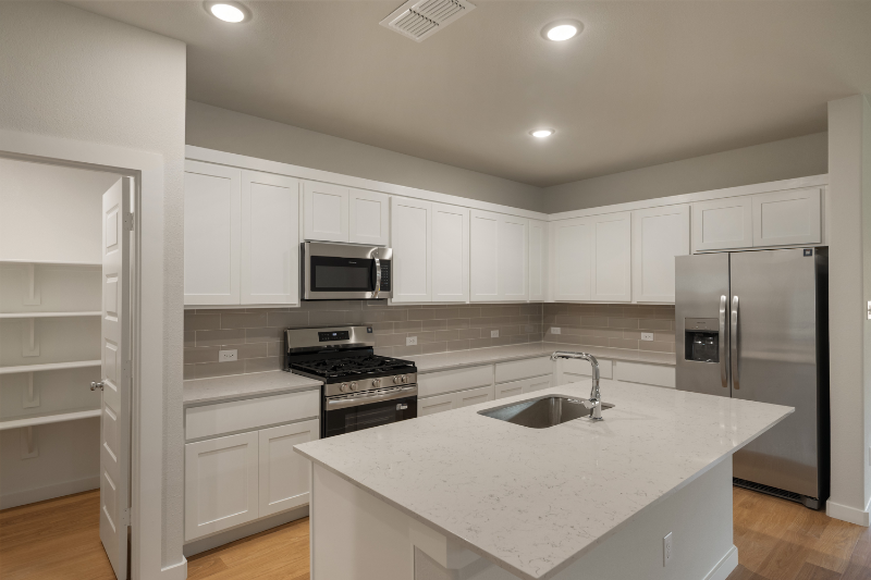 1010 Honeydew Ln - Photo 2 of 20