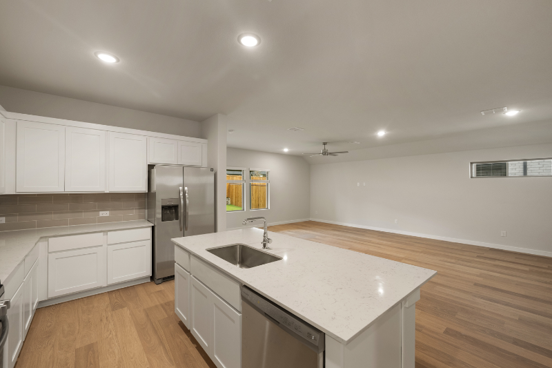 1010 Honeydew Ln - Photo 3 of 20