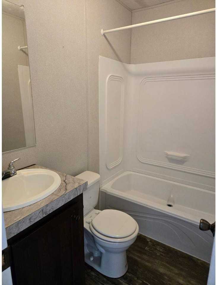 1102 Victoria St #1102 - Photo 6 of 7