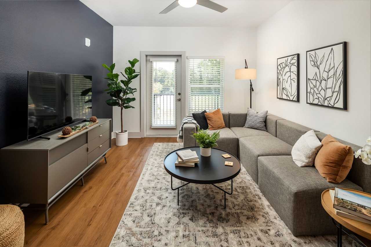 Arden - Photo 4 of 20