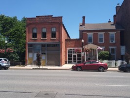 featured image of 425 Brady St