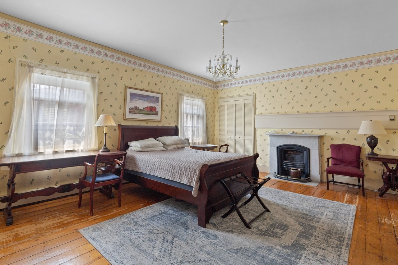 144 Benefit Street - Photo 5 of 15