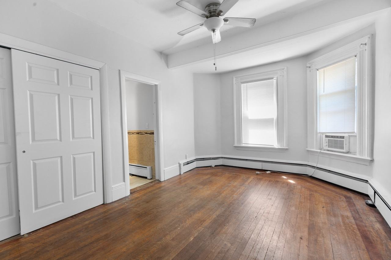 296 Washington Avenue - Photo 7 of 24