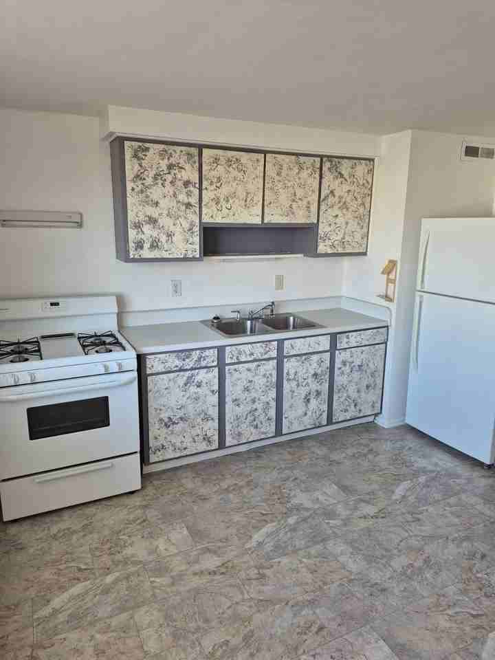 Queenswood - Photo 2 of 10