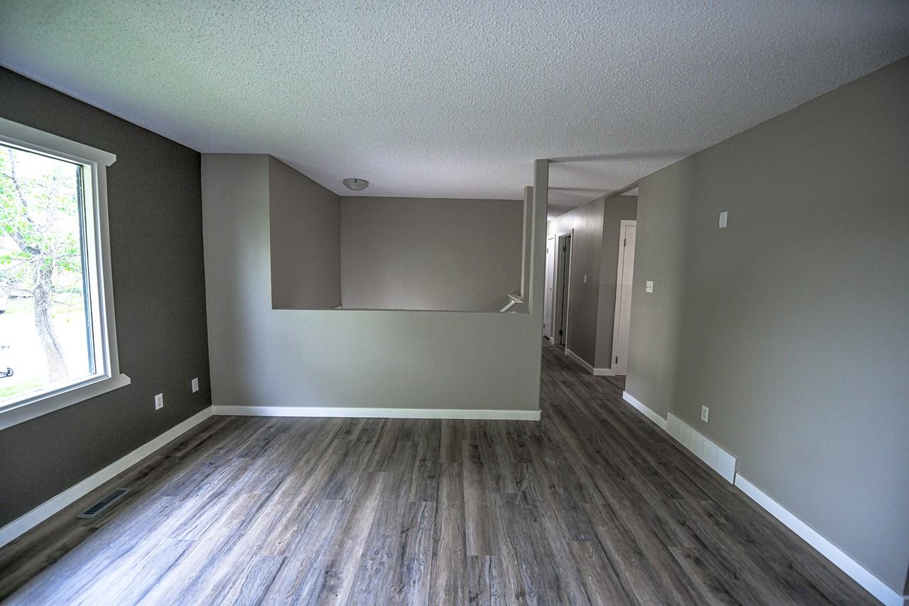 7638 97a St - Photo 2 of 31