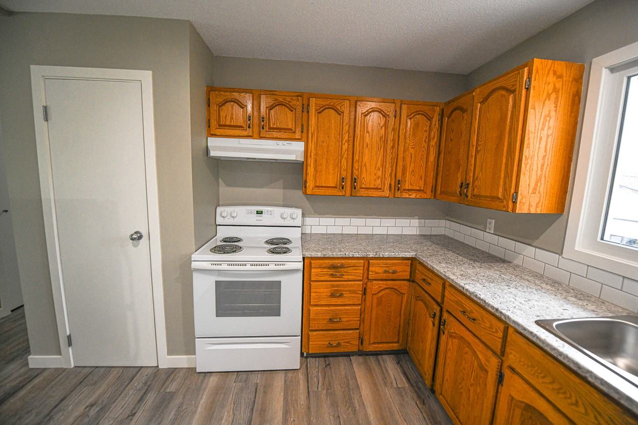 7638 97a St - Photo 4 of 31