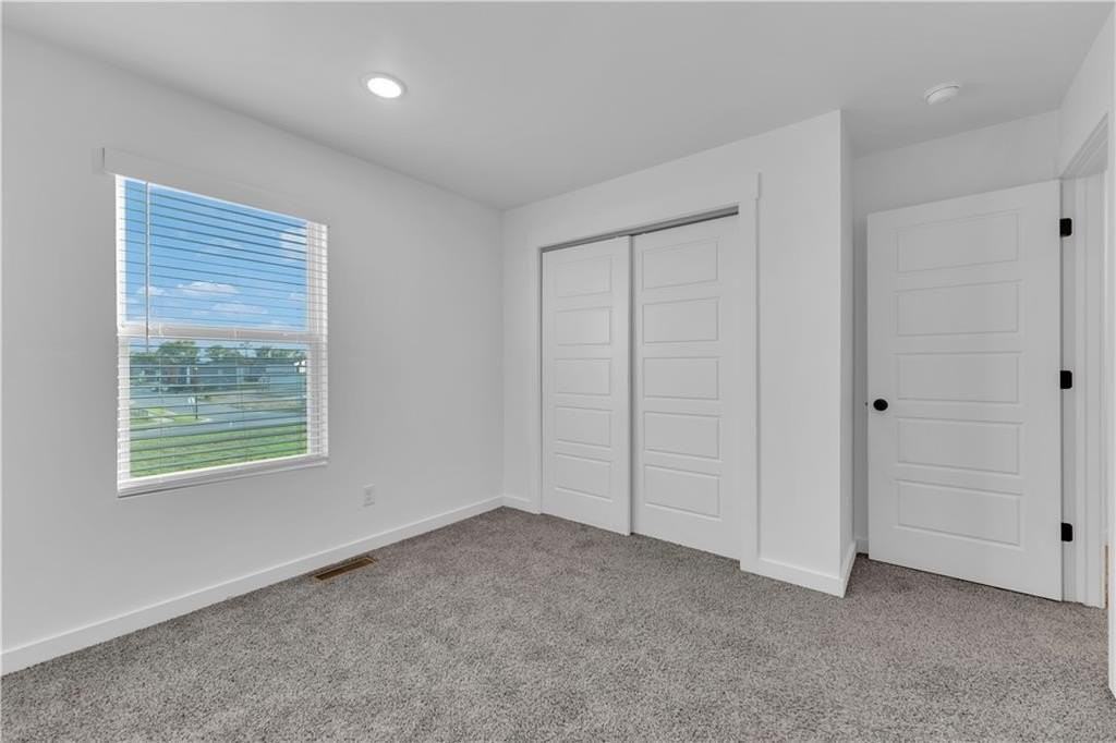 960 Illinois Ave - Photo 7 of 15