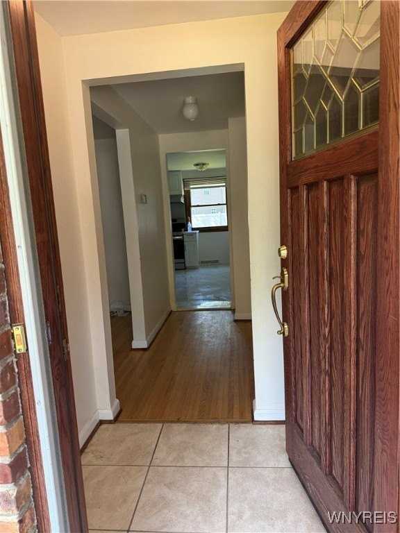 59 Laurie Lea - Photo 3 of 25