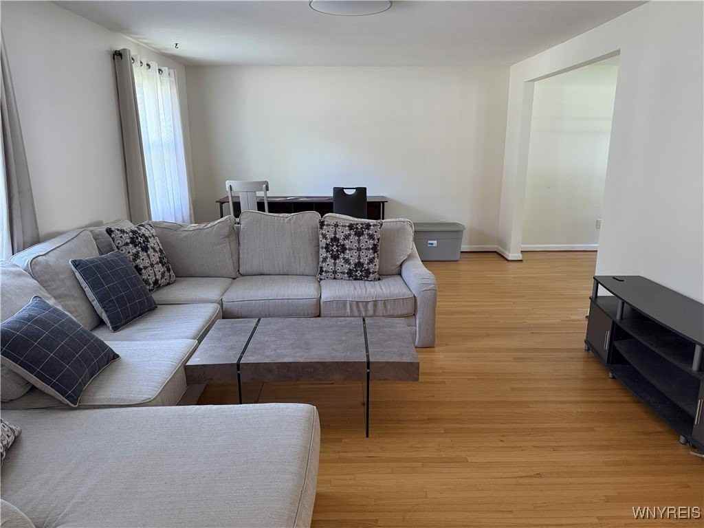 59 Laurie Lea - Photo 4 of 25