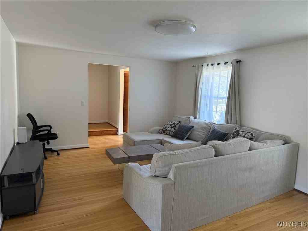 59 Laurie Lea - Photo 5 of 25