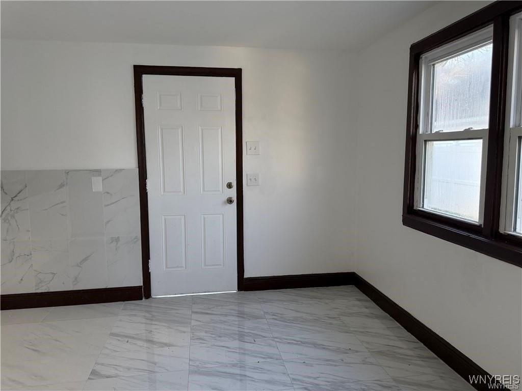 104 Balbach Dr - Photo 6 of 15