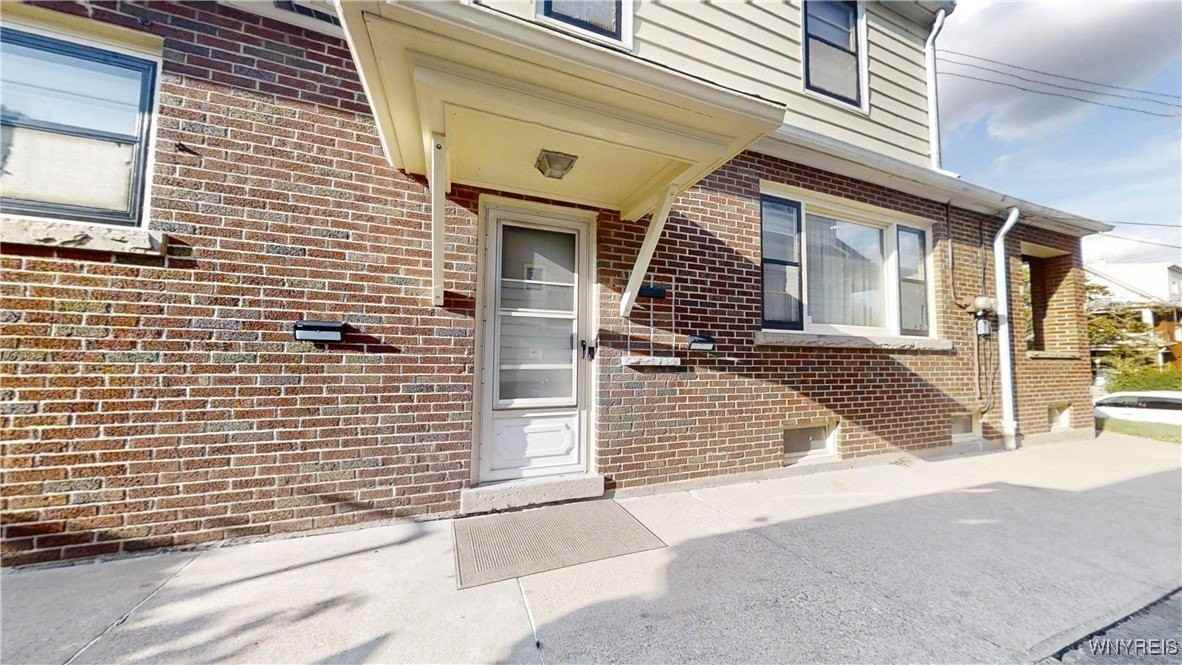 532 16th Street #2UPPER - Photo 2 of 20