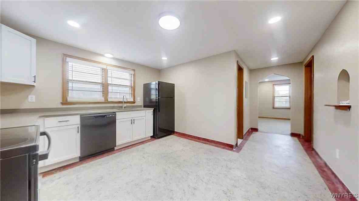 532 16th Street #2UPPER - Photo 5 of 20