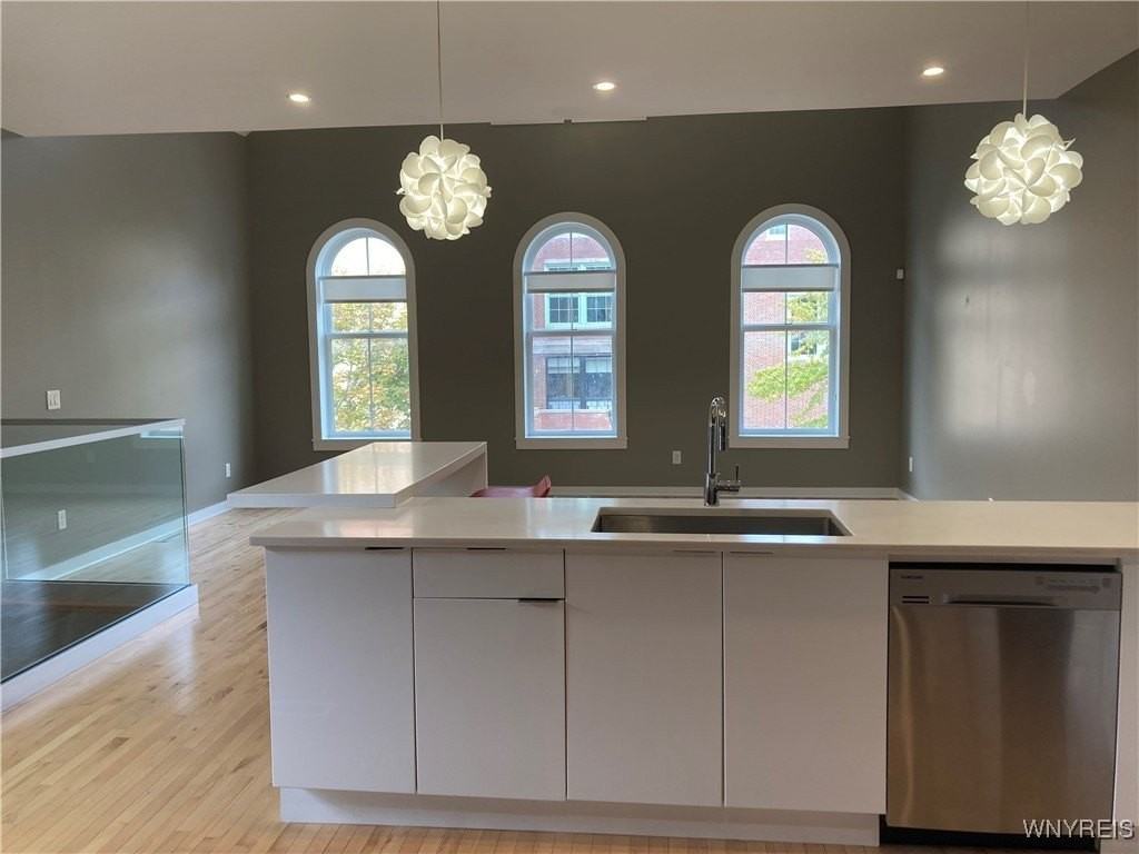 62 Tracy St - Photo 5 of 20