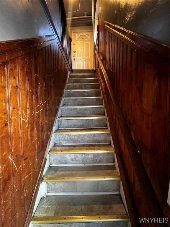 1981 Niagara Street - Photo 2 of 12