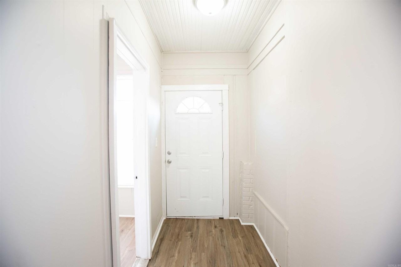 4224 W 16th St - Photo 3 of 22