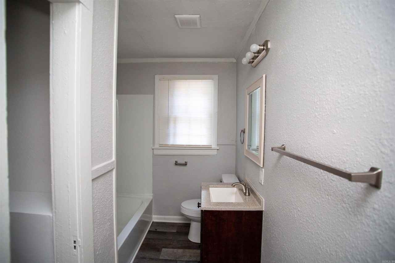 1412 Peyton St - Photo 5 of 13