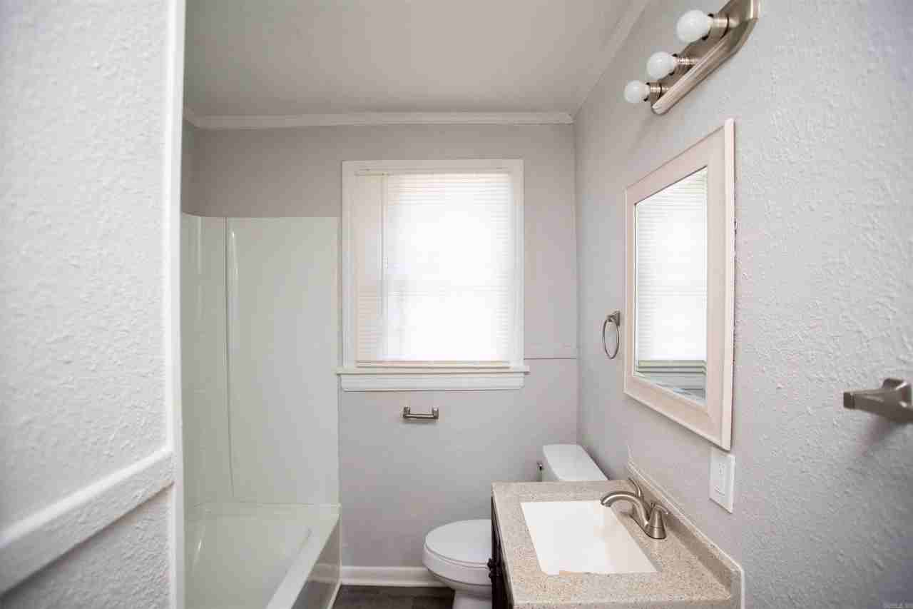 1412 Peyton St - Photo 7 of 13