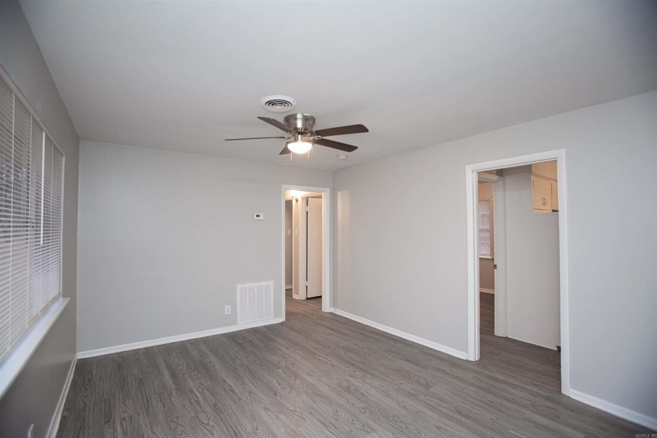 18 Michaels St - Photo 4 of 15