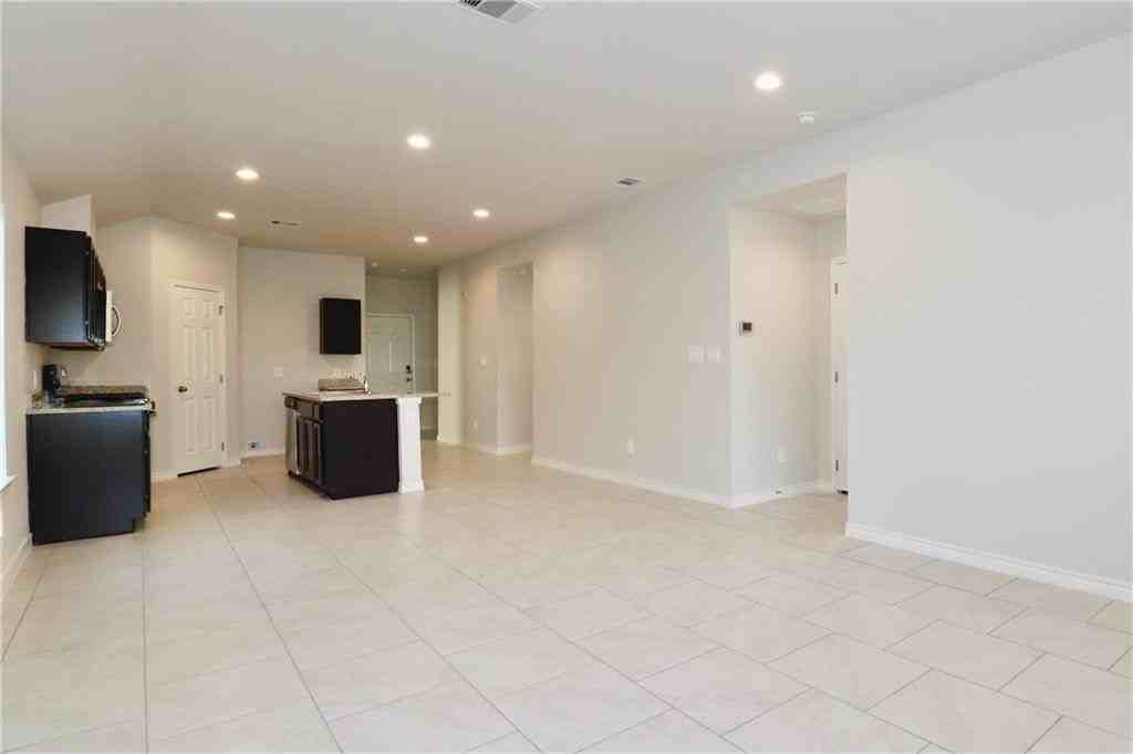 1930 Kentucky Derby Drive - Photo 3 of 15