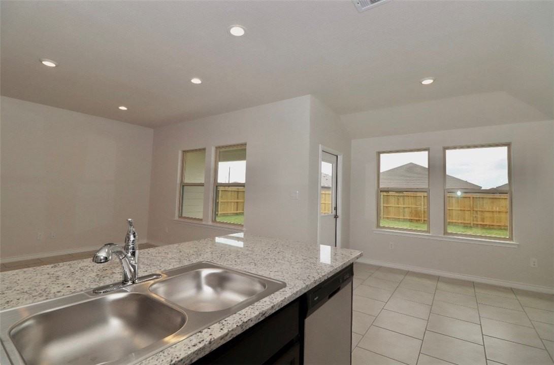 3937 Jayden Drive - Photo 5 of 17