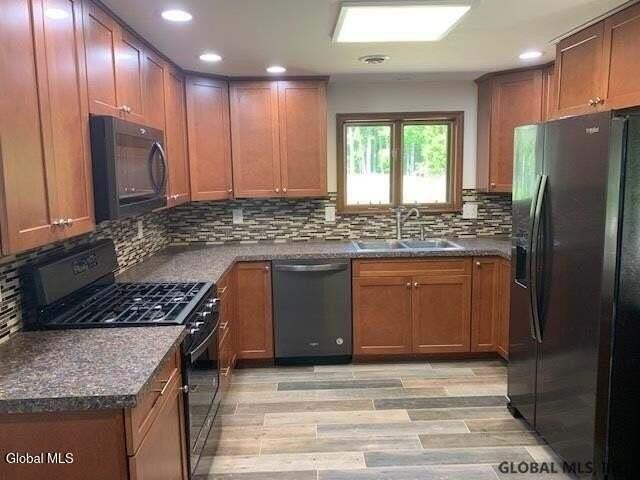 650 Rock City Rd - Photo 2 of 14