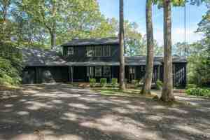 featured image of 118 Lake Dr