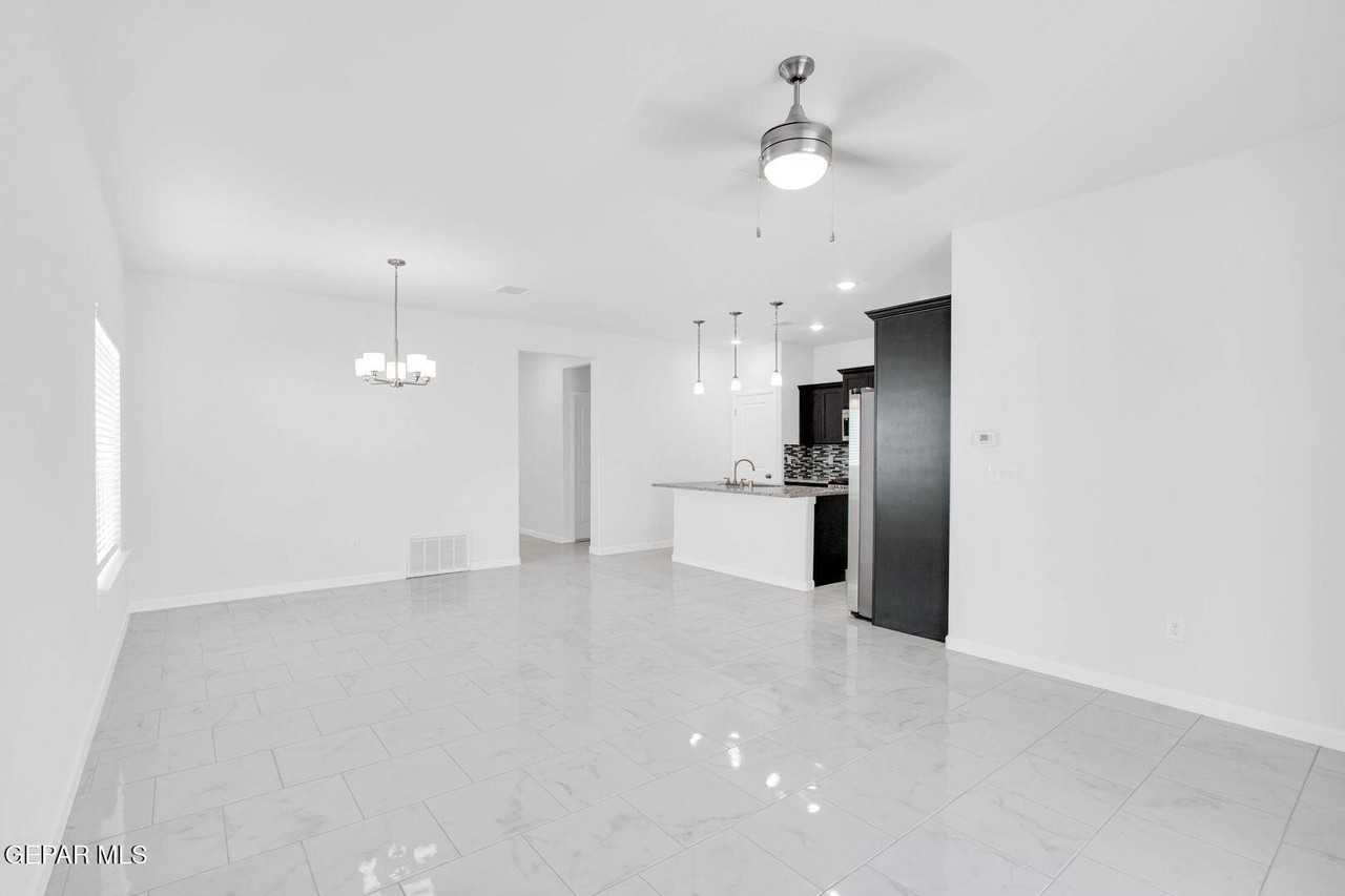 912 Brass Hill Ave - Photo 2 of 22