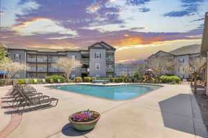 featured image of 300 Blue Moon Xing