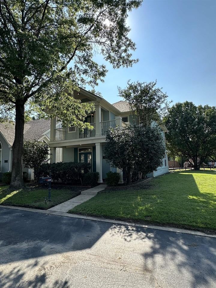 1139 Misty Isle Dr - Photo 4 of 17