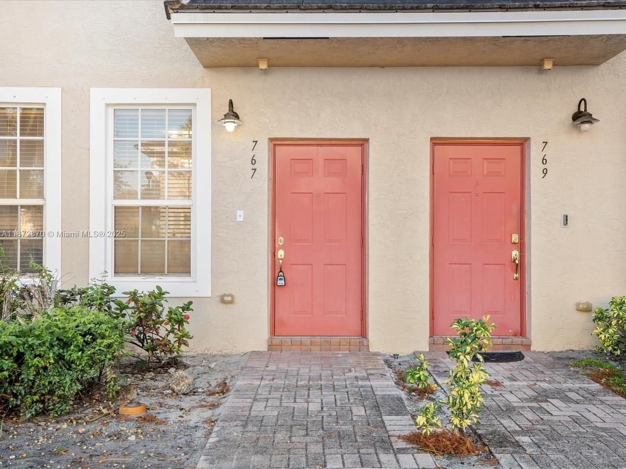 767 Nw 42nd Ave #767 - Photo 4 of 25