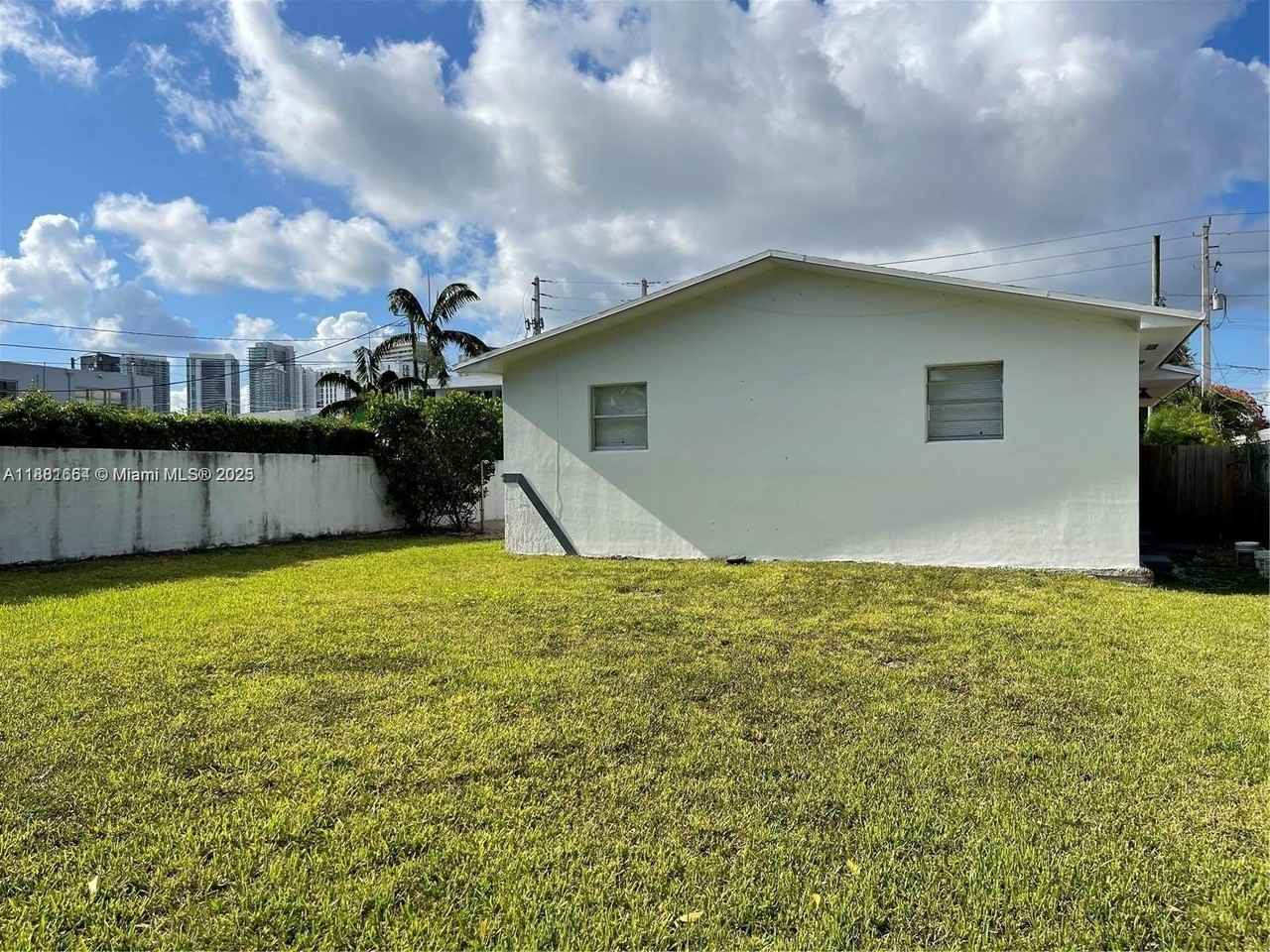 27 Nw 41st St #27 - Photo 3 of 13