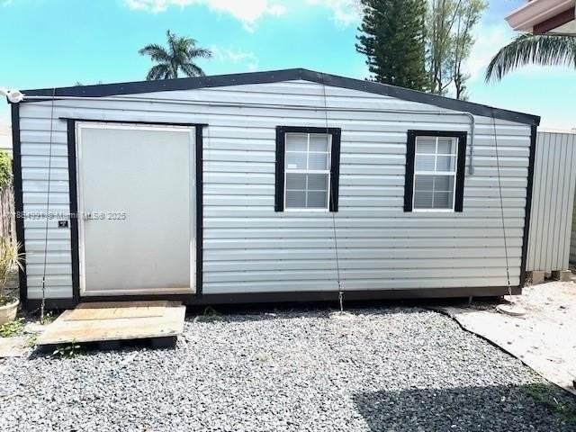 Sw 56th St #B - Photo 4 of 16