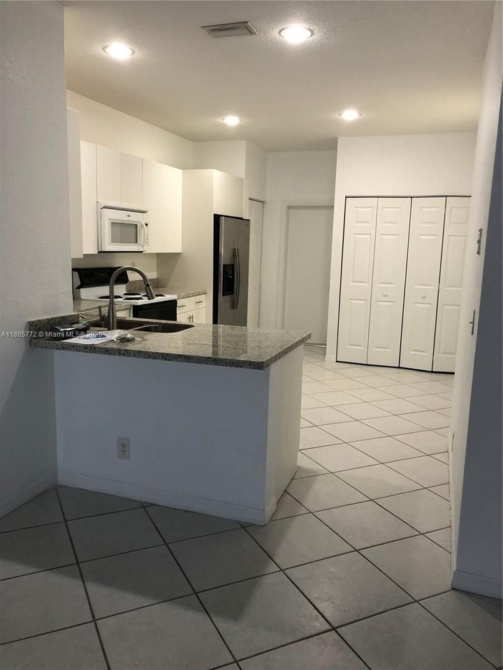 2470 Cordoba Bnd #2470 - Photo 3 of 26