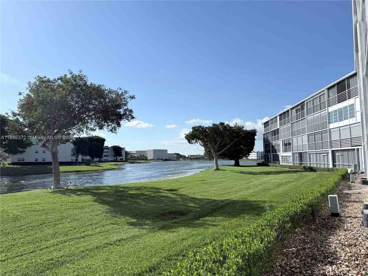 1072 Cornwall D #1072 - Photo 2 of 24