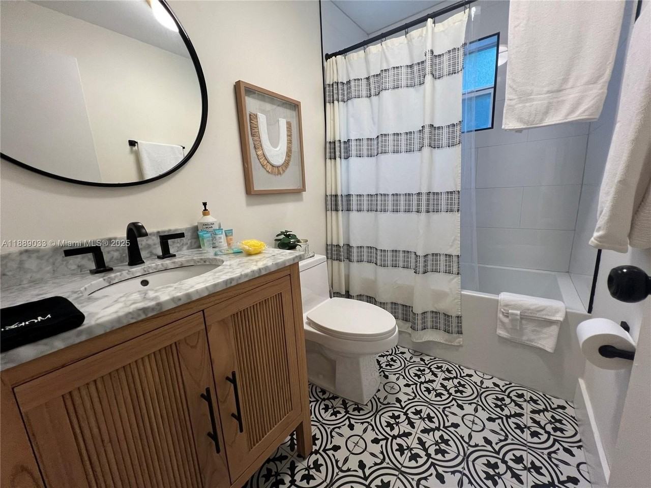 3102 Sw 10th St #3104A - Photo 4 of 15