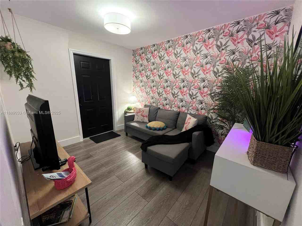 3102 Sw 10th St #3104A - Photo 6 of 15