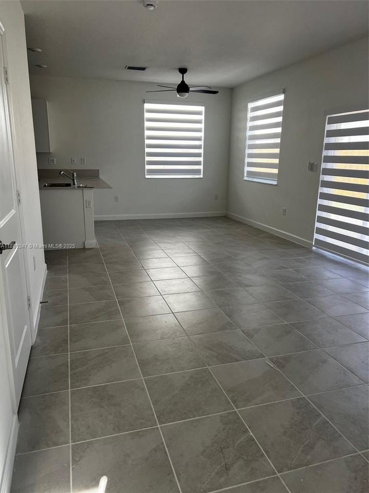 2651 Se 24th Dr - Photo 4 of 40