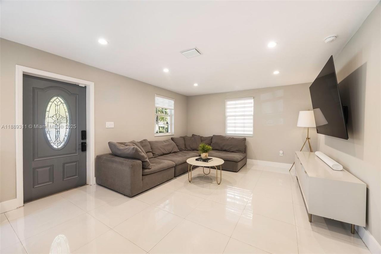 3564 William Ave - Photo 3 of 26