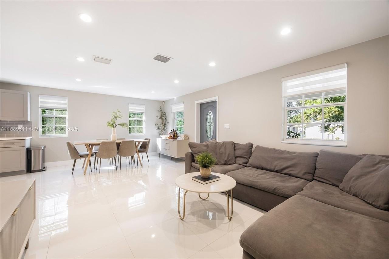 3564 William Ave - Photo 5 of 26