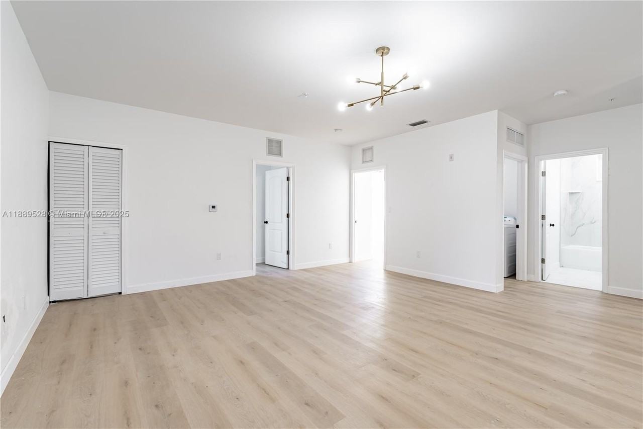 2575 Sw 64th Ave #7 - Photo 6 of 13