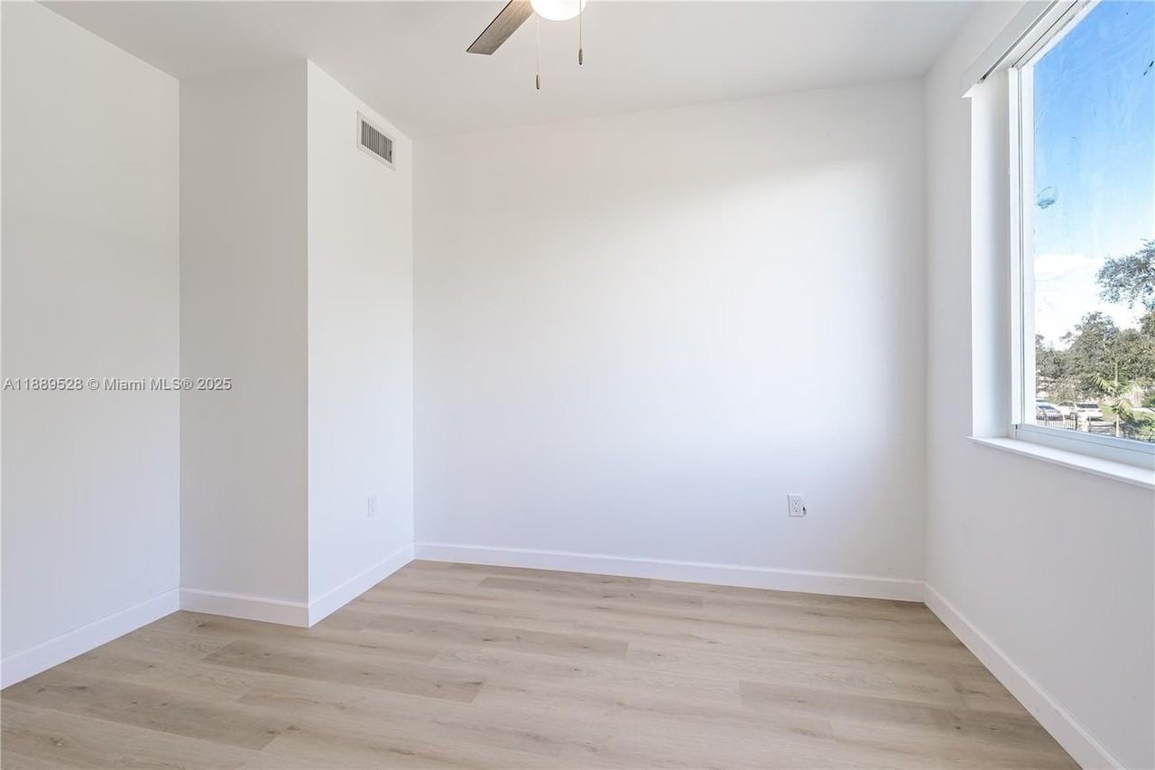 2575 Sw 64th Ave #7 - Photo 7 of 13