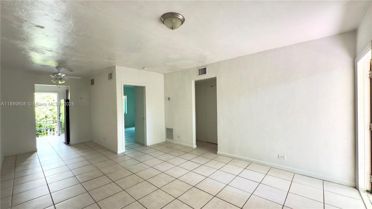 145 N Shore Dr #3 - Photo 4 of 14